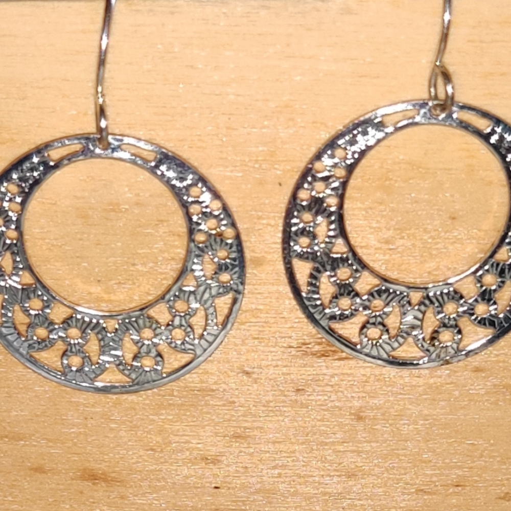 Filigree Hoops Pierced Earrings Silver tone Dangle 1 1/8"